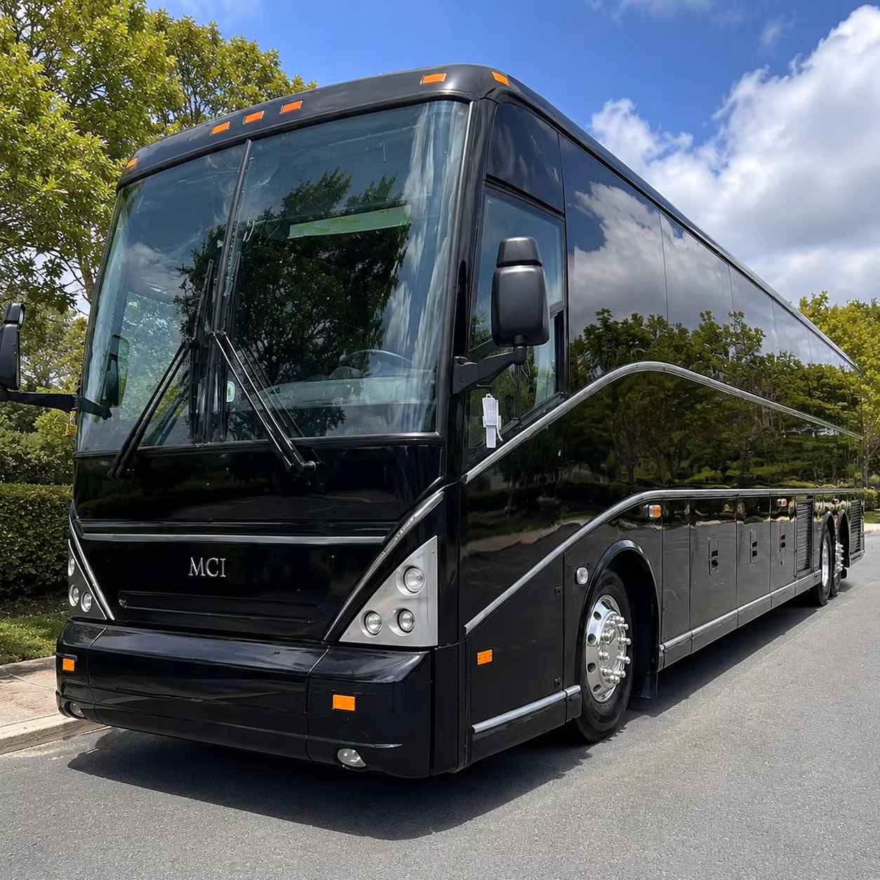 airport shuttle transportation to gerald r ford international airport