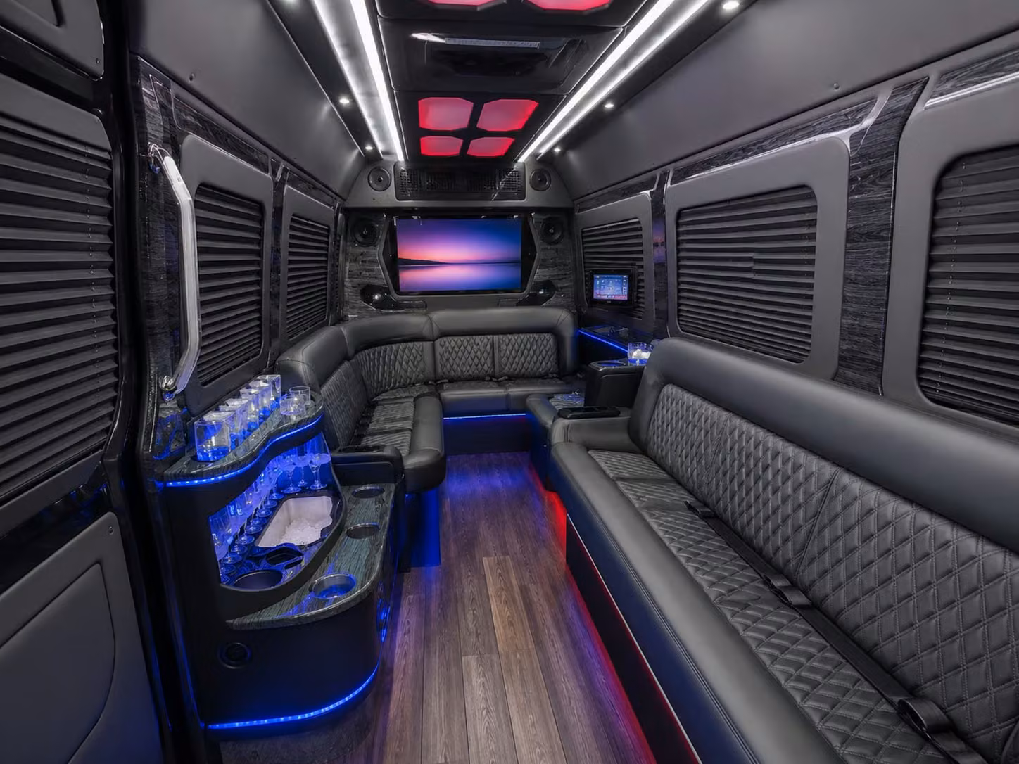 grand rapids college groups sports teams and corporate travelers love charterbusrentalgrandrapidsmi com