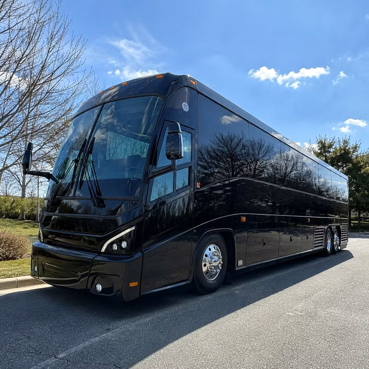 manufacturing and warehouse shuttle bus services in grand rapids