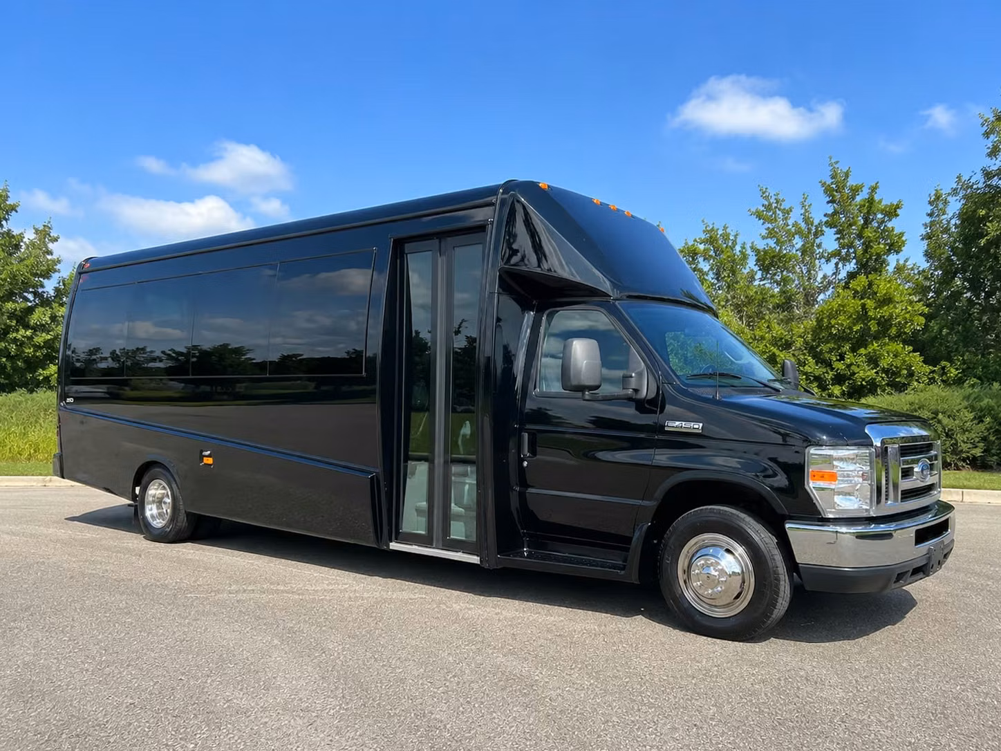 minibus rentals in grand rapids keep every prom group on the same page
